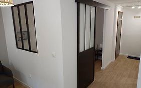 Appartement F2 de Standing avec terrasse et jardin privatif Aux Portes de Paris (M13)